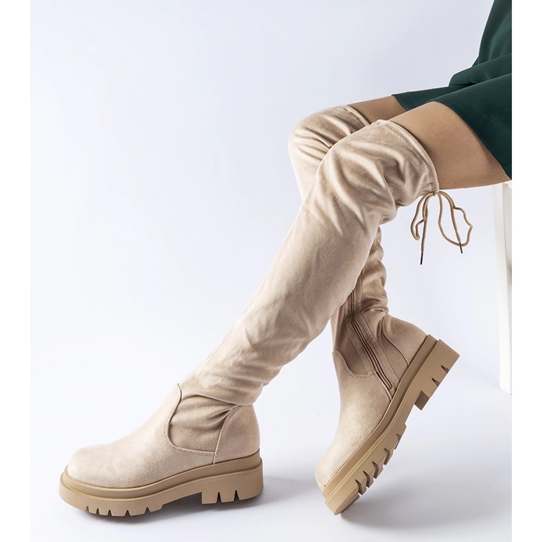 Milwaken beigenväriset litteät polven yli ulottuvat saappaat 1