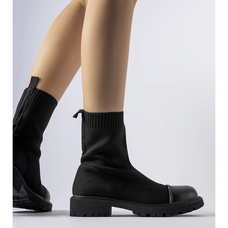 Vail mustat nilkkurit strassilla 1