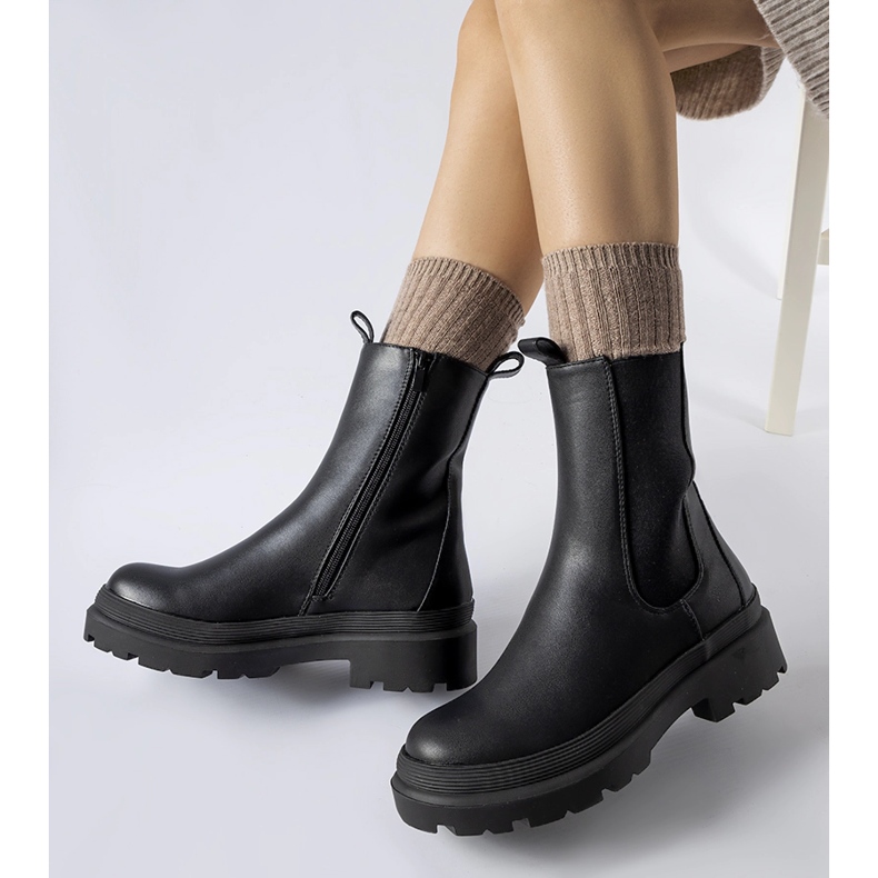 Mustat hieman eristetyt Bethesda-nilkkurit 1