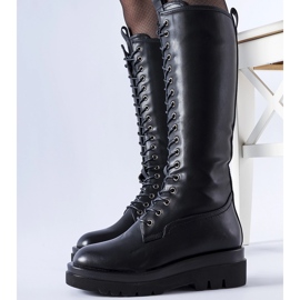 Mustat pitkäeristetyt Padernello-työläiset 2