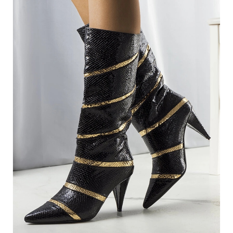 Mustat ja kultaiset Nevzo-eristetyt saappaat 1