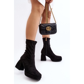 Mustat Adelles naisten nilkkurit massiivisilla koroilla ja alustalla 2