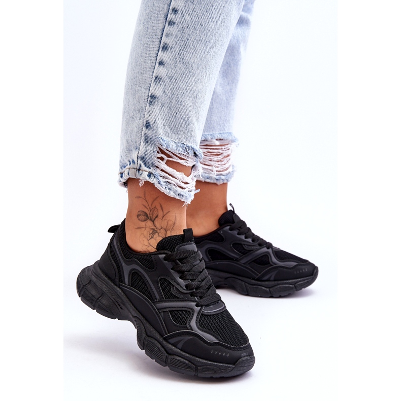 Naisten mustat urheilukengät 1