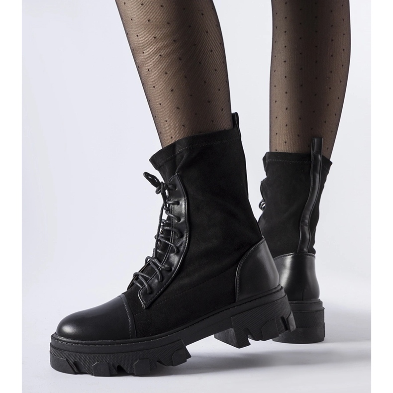 Mustat slip-on työntekijät Tarces-sidoksilla 1