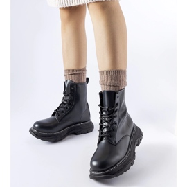 Mustat työkengät massiivisella Borsano-pohjalla 1