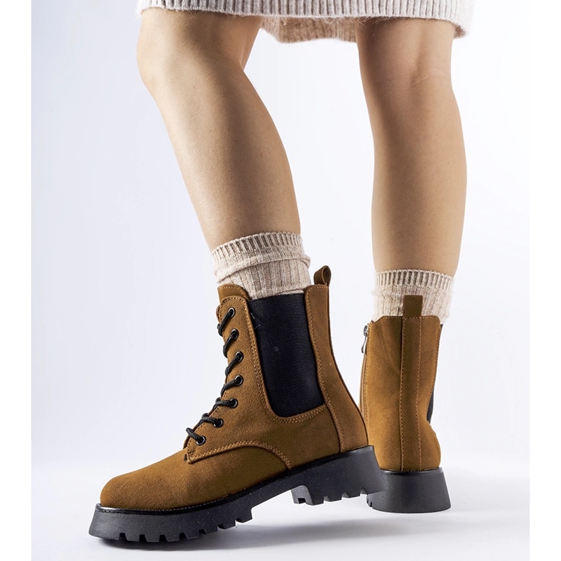 Ruskeat saappaat massiivisella Swinford-pohjalla 1