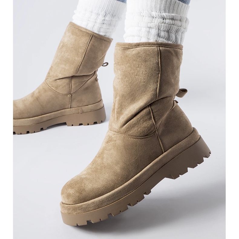 Ruskeat eristetyt saappaat massiivisella Flavia-pohjalla 1