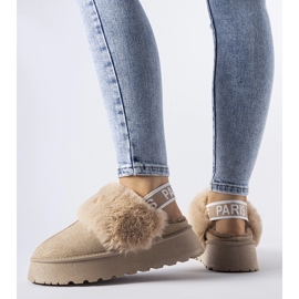 Beiget eristetyt tossut kuminauhalla ja Sangro-turkilla 1