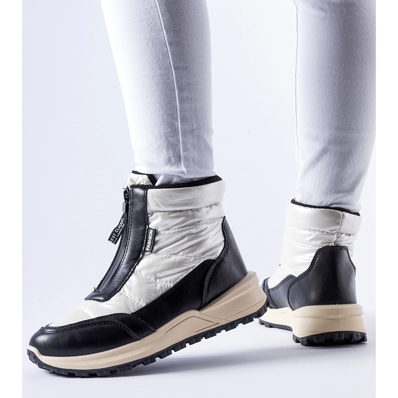 Valkoiset eristetyt lumisaappaat Ritter-vetoketjulla valkoinen 1