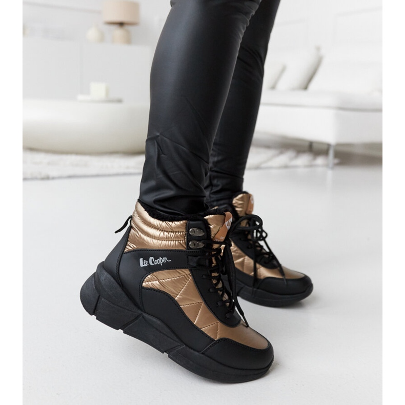 Kultaiset lumisaappaat Lee Cooper LCJ-23-44-1986L musta 2