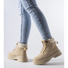 Beige eristetyt Burgondi työntekijät 1