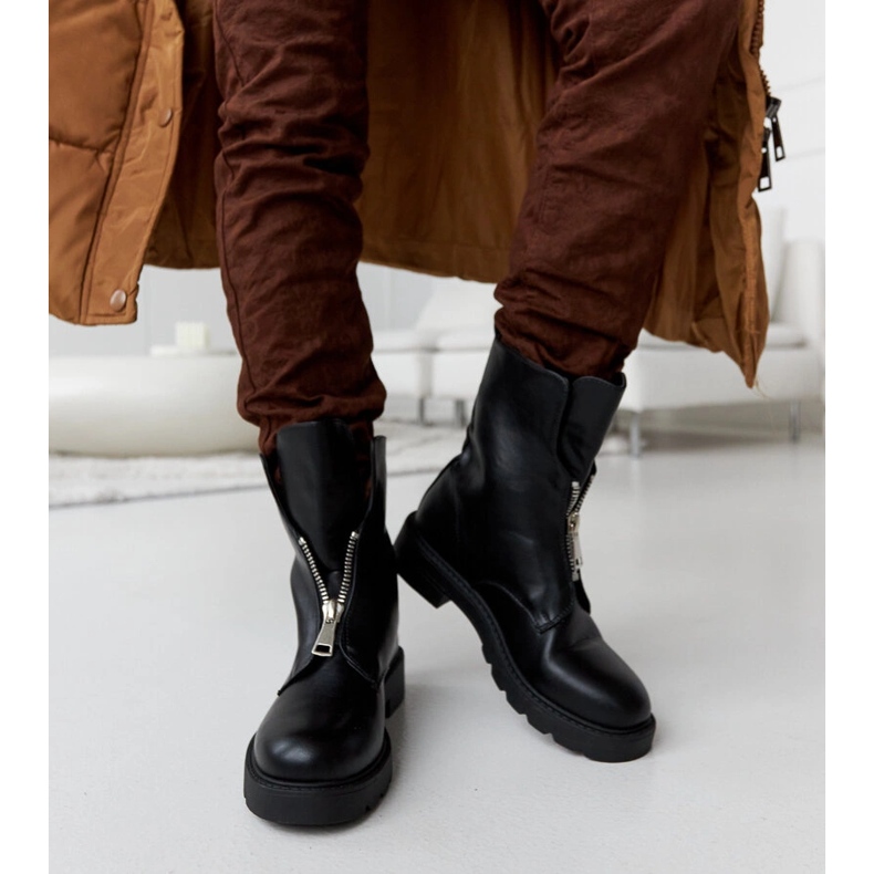 Mustat eristetyt nilkkurit Oakdale-vetoketjulla 2