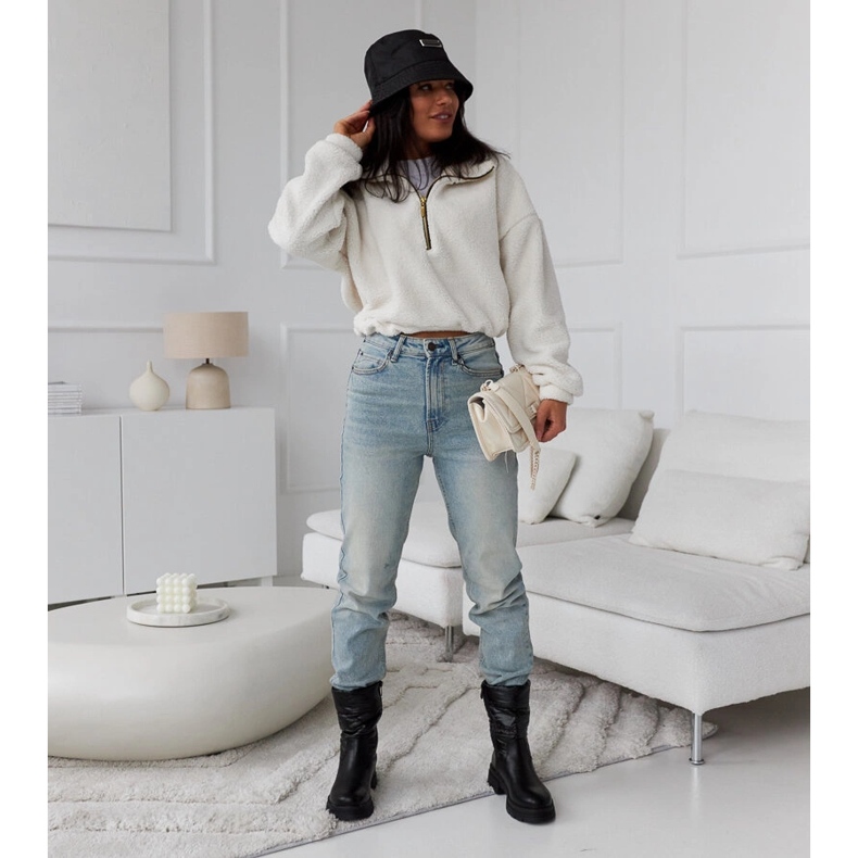 Mustat eristetyt nilkkurit Malvaro-tikkauksella 1