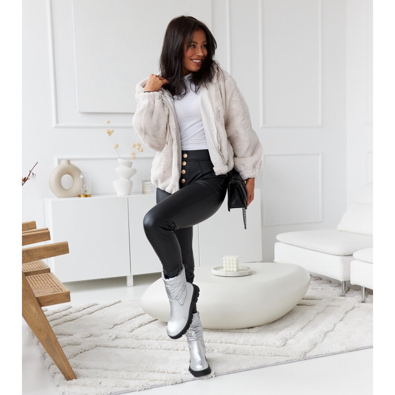 Hopeanväriset eristetyt nilkkurit Malvaro-tikkauksella 1