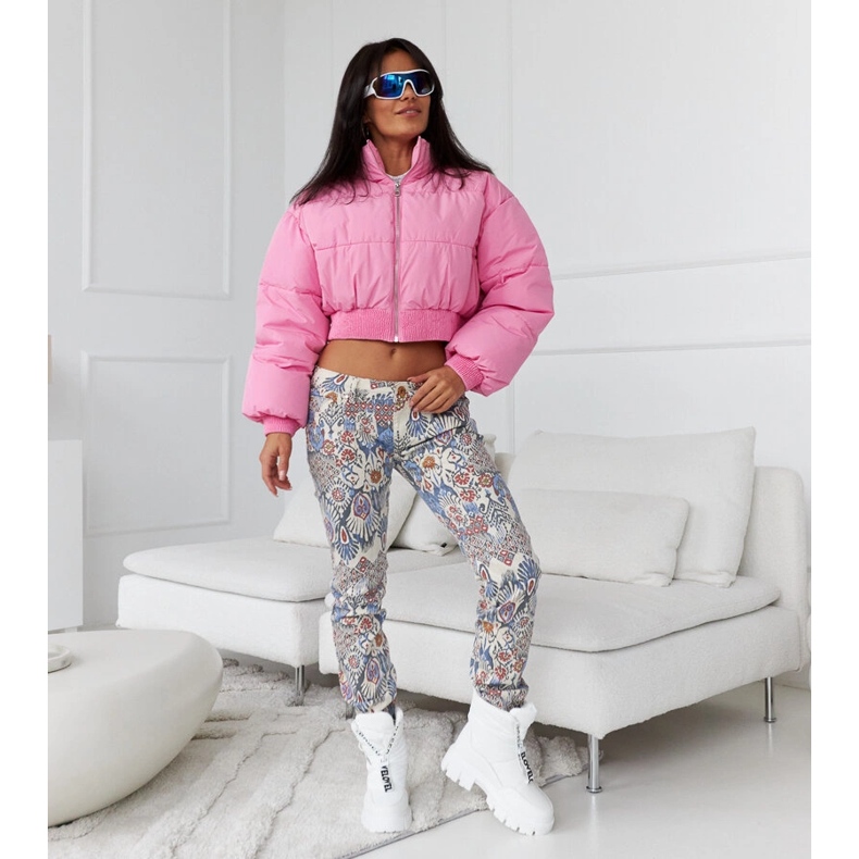 Valkoiset eristetyt lumisaappaat Eulalia-kirjoituksella valkoinen 1