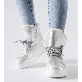 Valkoiset ja hopeiset eristetyt Stringer-lumisaappaat hopea 1 Valkoiset ja hopeiset eristetyt Stringer-lumisaappaat hopea 1