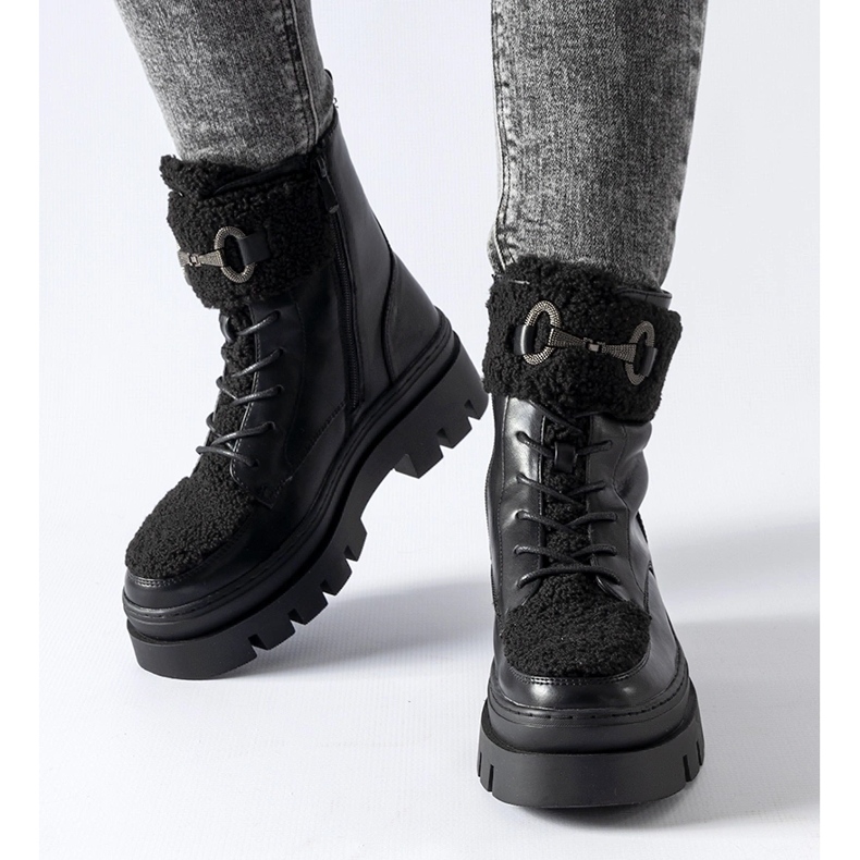 Mustat eristetyt työsaappaat Highland-soljella 1