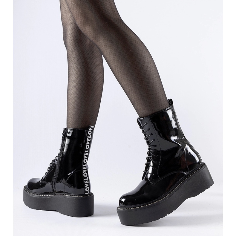 Mustat patenttityöntekijät Leos-alustalla 1