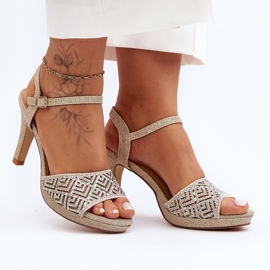 Koristetut korkeakorkokengät D&amp;A MR1038-44 kultaa kultainen 1