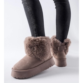 Purppuraiset lumisaappaat, jotka on koristeltu Adelfia-turkiksella violetti 1