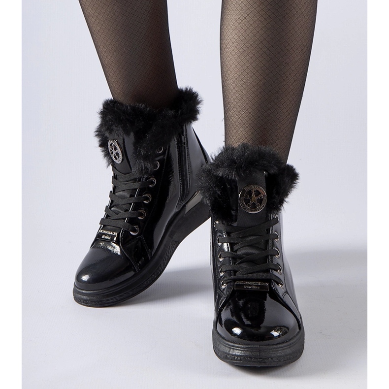 Mustat lenkkarit vuorattu Lubriano-turkiksella 1