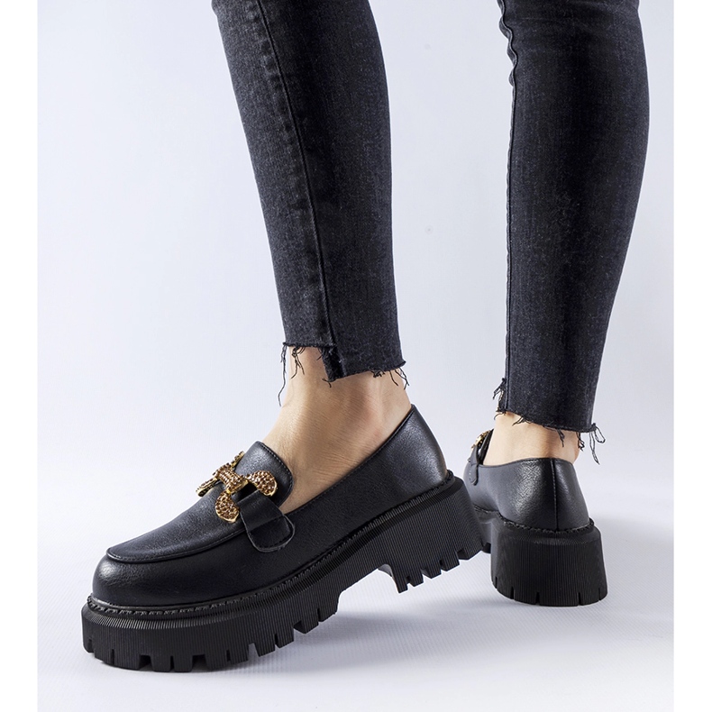 Mustat loaferit koristeltu Uzzone strassit 1