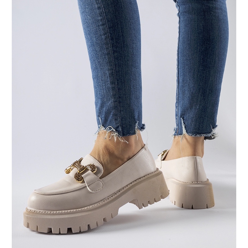 Beige mokkasiinit koristeltu Uzzone strassikivillä 1