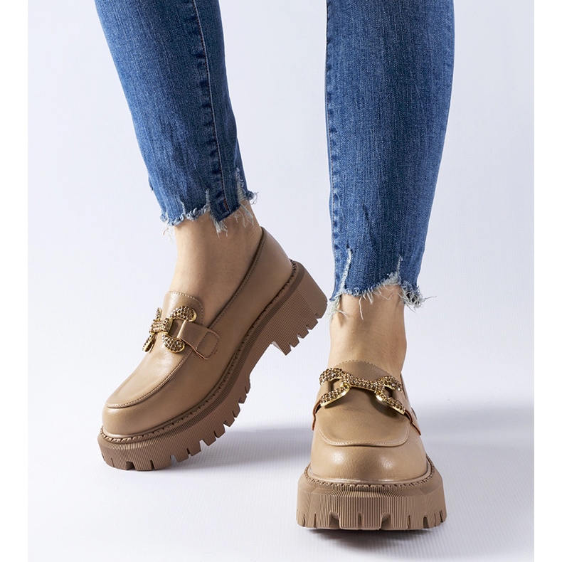 Beige mokkasiinit koristeltu Uzzone strassikivillä 1