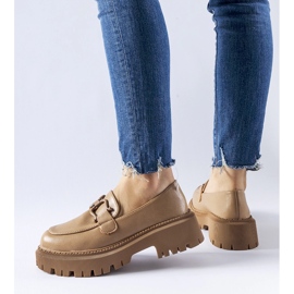 Beige mokkasiinit koristeltu Cava-soljella 1