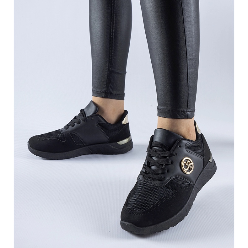 Mustat Almenno urheilulenkkarit 1