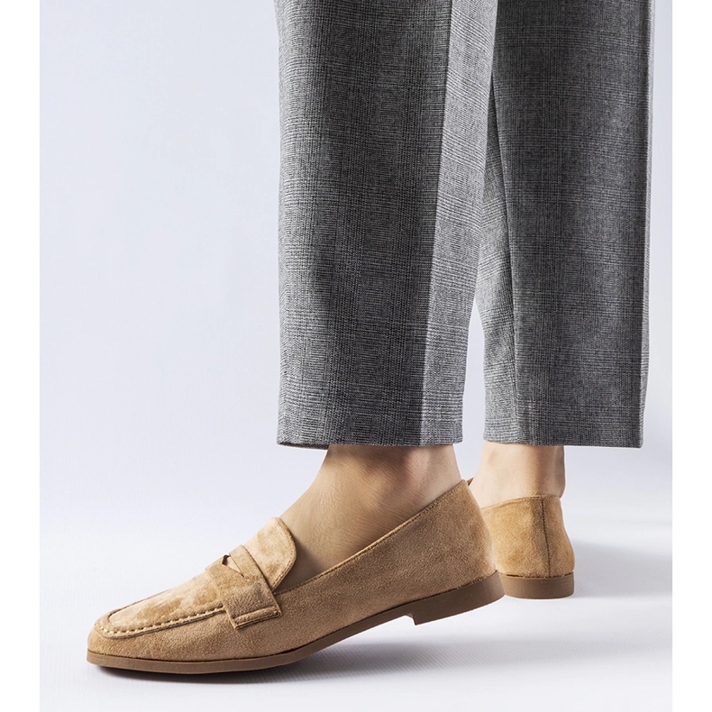 Tumman beigen väriset mokasiinit on valmistettu Medfordin ekologisesta mokkasta 1