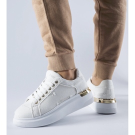 Valkoiset lenkkarit Ossonin alustalla valkoinen 1