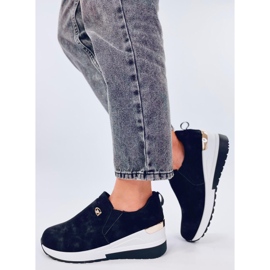 Hensen mustat kiilakengät 1