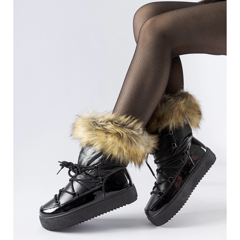 Battle mustat eristettyjä lumisaappaat turkista 1