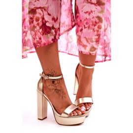 Sweet Shoes Nahkasandaalit korkealla tankolla ja alustalla Golden Sky Dream kultainen 2