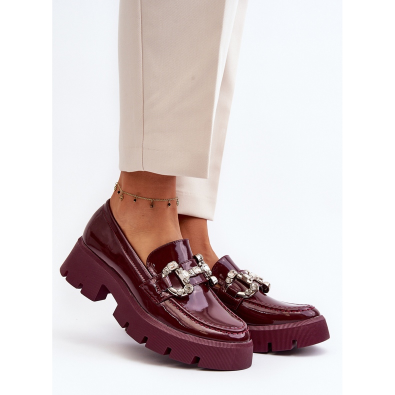 Naisten kiiltonahkaiset mokasiinit koristeella, viininpunainen Arsaba 2