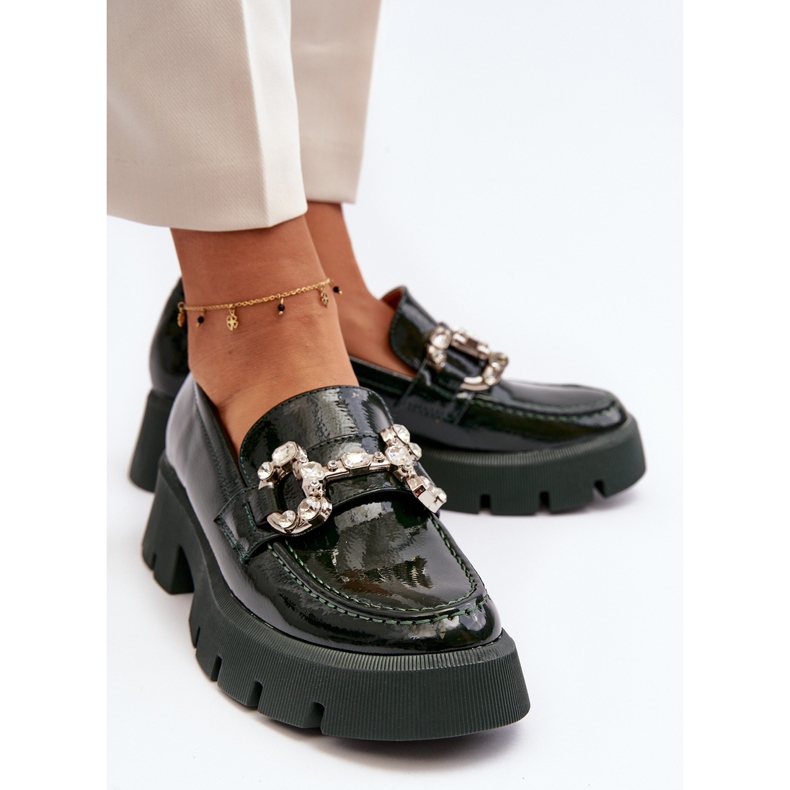 Naisten kiiltonahkaiset mokasiinit koristeella, tummanvihreä Arsaba 1