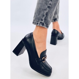 Varvai Mustat korkokengät 2