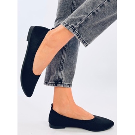 Kreiss Musta harjakattoinen balettiasunto 1