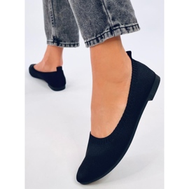 Kreiss Musta harjakattoinen balettiasunto 2