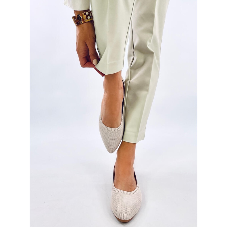 Kreiss Beige harjakattoiset balettiasunnot 1