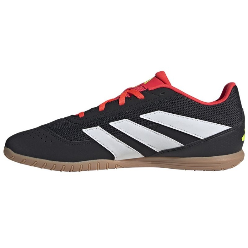 Adidas Predator Club IG5448 kengissä musta 2