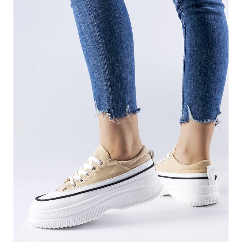 Beiget lenkkarit Plesio-alustalla 1