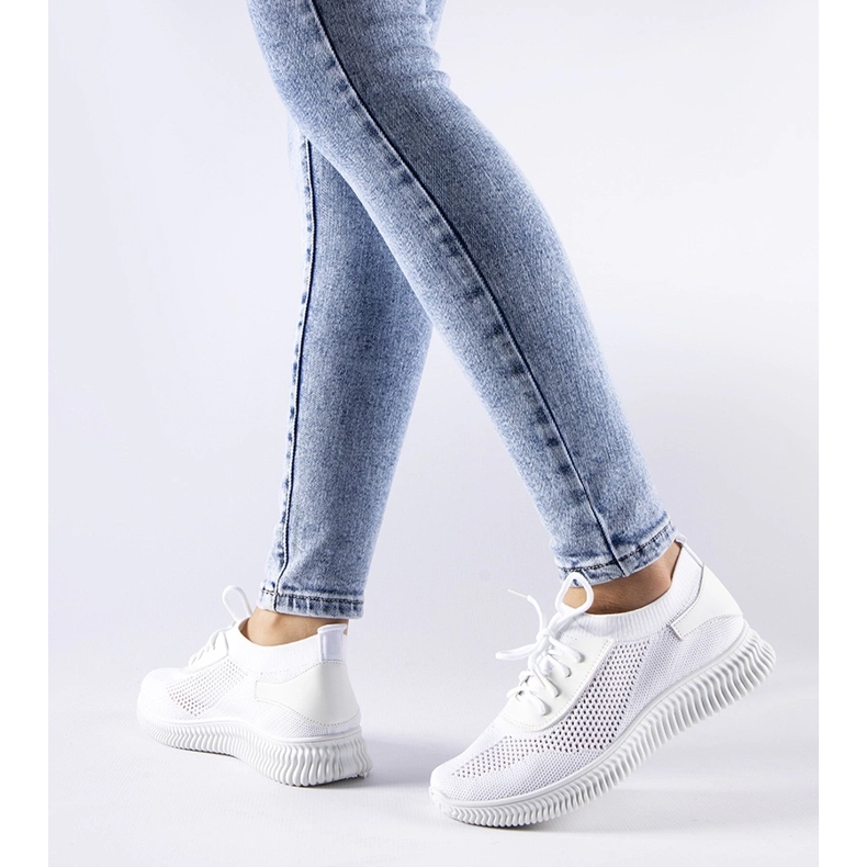 Pierantonion valkoiset harjakattoiset lenkkarit valkoinen 1