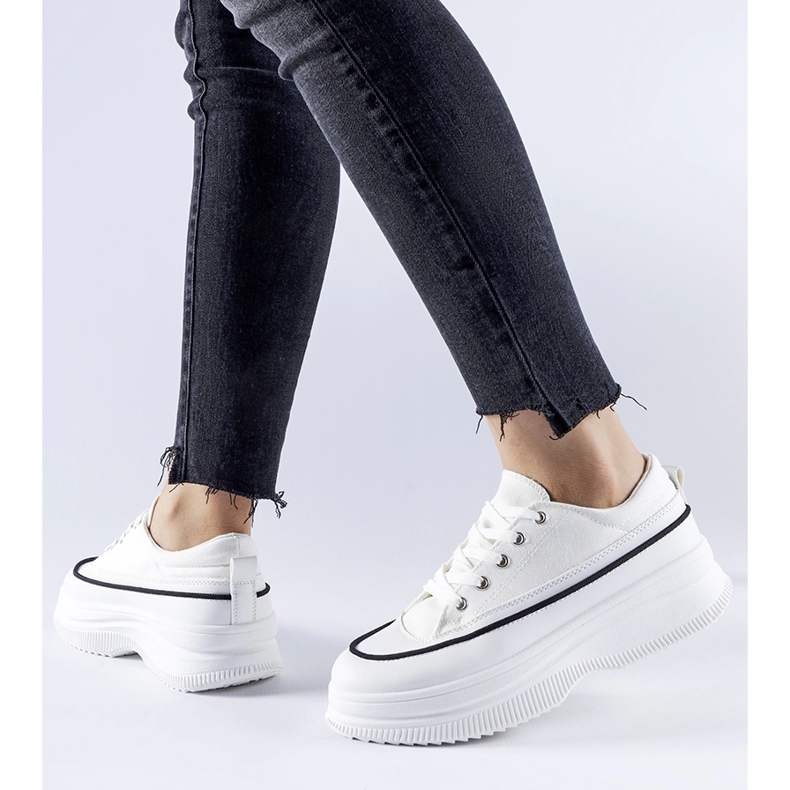 Valkoiset lenkkarit Plesio-alustalla valkoinen 1