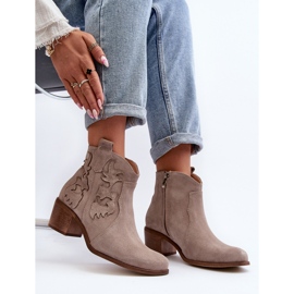 Zazoo 3426 naisten mokkanahkaiset cappucinon cowboysaappaat beige 1