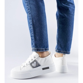 Valkoiset ja hopeiset Lawtonin alustalenkkarit valkoinen 1