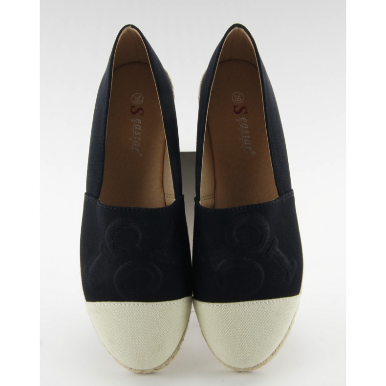 Esapdryle kohokuvioituilla T267 mustilla kirjaimilla musta ruskea 2