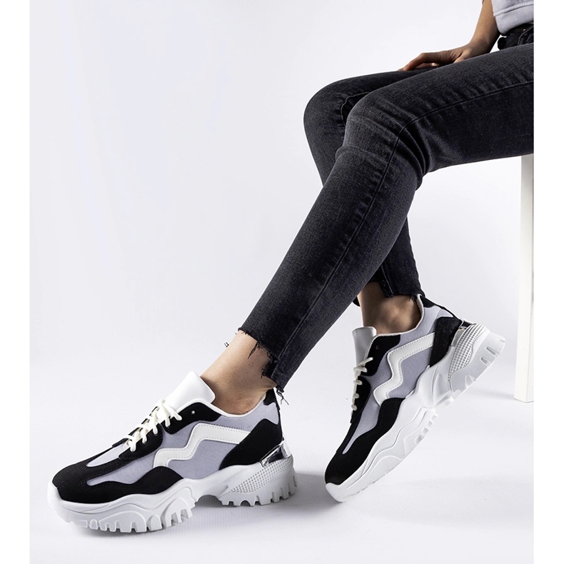 Mustat ja harmaat massiiviset Gironic-lenkkarit 1