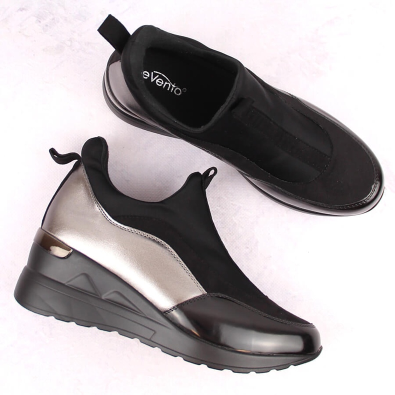 Naisten brogues kiilakorkokengissä eVento musta 1